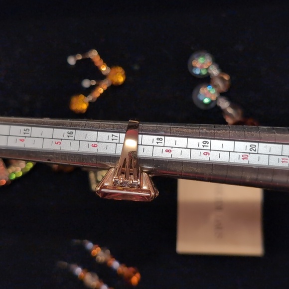 Heidi Daus| Necklace Jewelry Set With Matching ring and 3 earrings set in Box - Picture 13 of 17